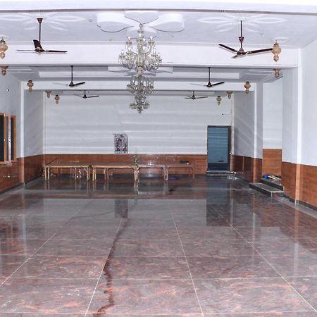Hotel O Pop Angoori Farm House Матхура Екстер'єр фото