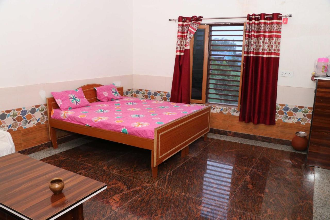 Hotel O Pop Angoori Farm House Матхура Екстер'єр фото